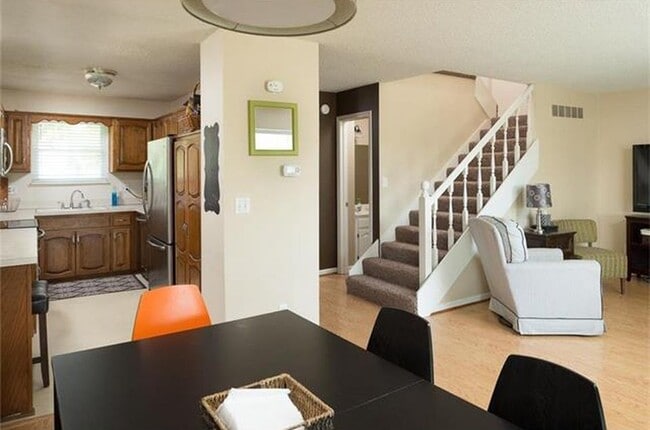 Building Photo - 13307 Walnut St