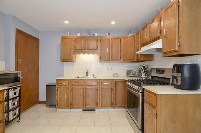 Photo - 181 Belmont St Unit 2