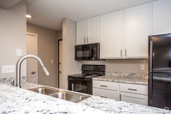 2BR, 2BA - 983 SF