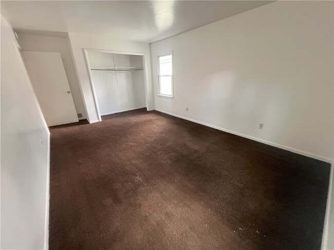 Building Photo - 63 Harris St Rental