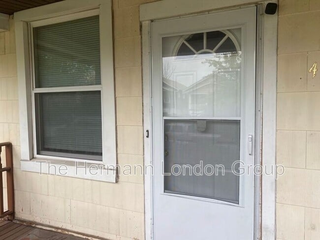 Photo - 4424 Dewey Ave