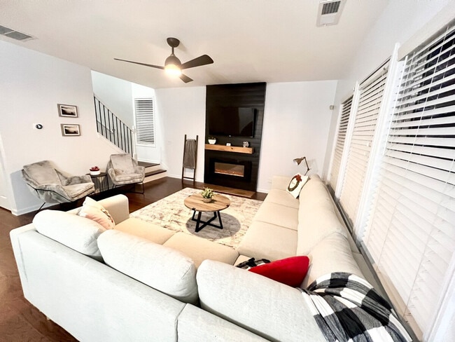 Photo - 5986 Trail Hikes Dr Unit ID1254386P