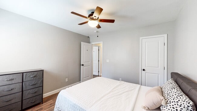 Photo - 2052 Baker Rd NW