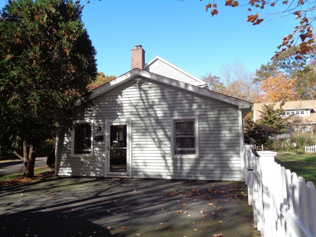 Building Photo - 44 Flat Rock Rd