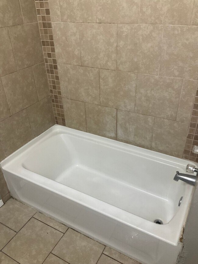 Photo - 3 bedroom home with fenced backyard