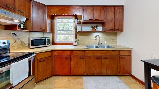 Photo - 1586 Fulton Hts