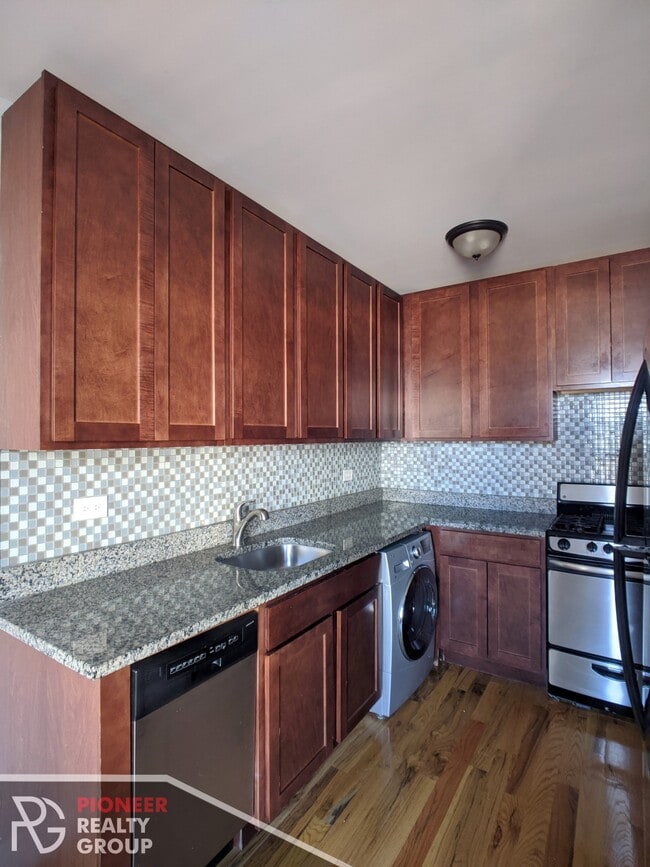 Photo - 556 W Arlington Pl Unit 550-803