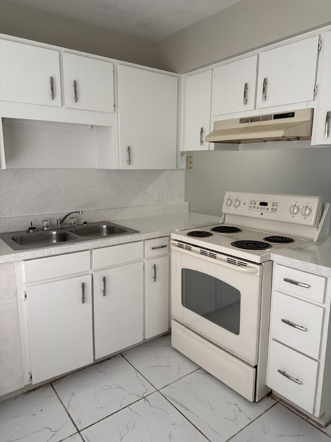 Photo - 2 bedroom 1 bath unit available for immedi...