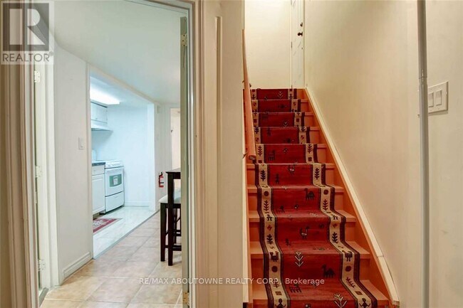 Photo - 3474 Covent Crescent