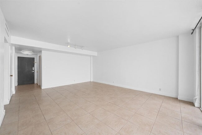Photo - 3301 NE 5th Ave Unit 608