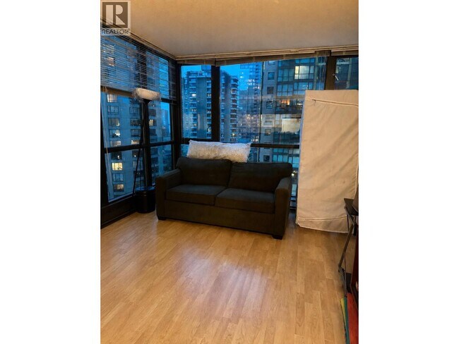 1331 Alberni St