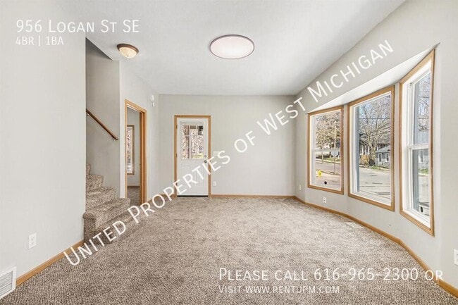 Photo - 956 Logan St SE