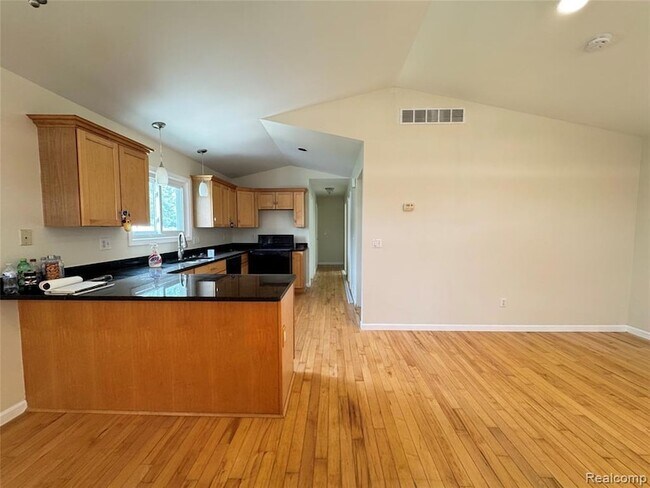 Photo - 15345 Jackson St