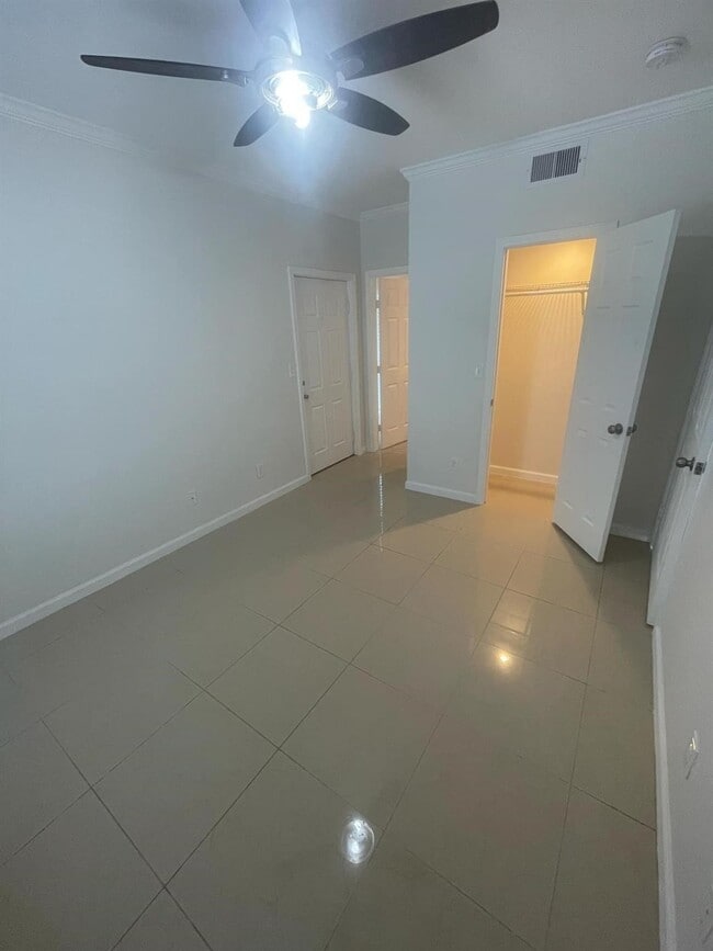 Photo - 2101 Bernardo De Galvez Ave Unidad 2