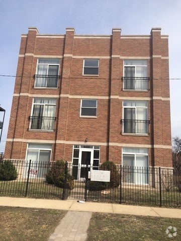 Building Photo - 6425 S Maryland Ave Unit 3S Rental