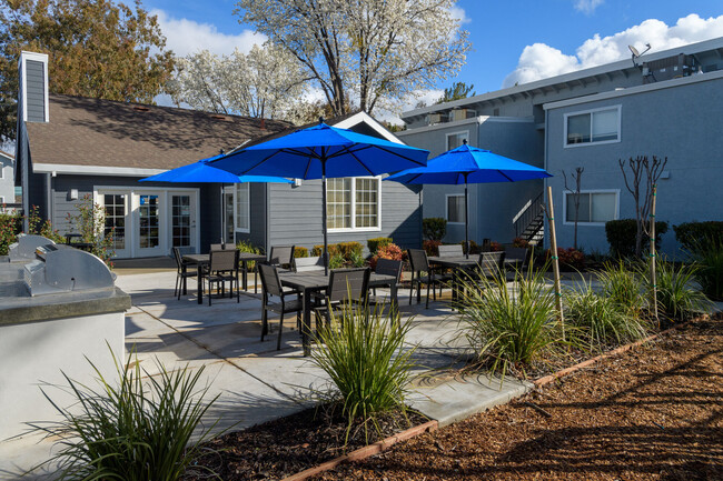 Building Photo - The Easton Rental