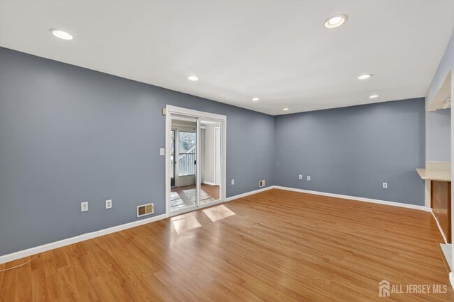 Photo - 41 Van Pelt Ct