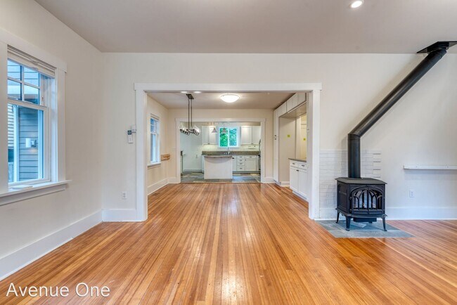 Photo - 5 br, 3.5 bath House - 2208 N 46th St