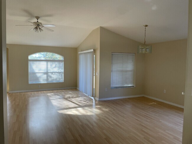 3 Bedroom, 2 Bath Available Now in Beautif... - 3 Bedroom, 2 Bath Available Now in Beautif...
