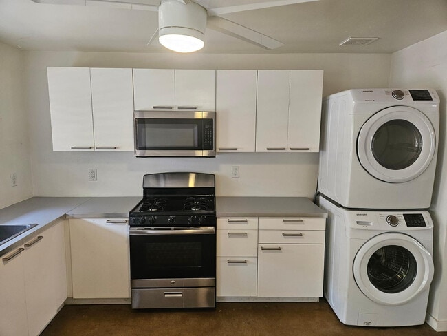 Photo - 802 W Turney Ave Unidad 12A