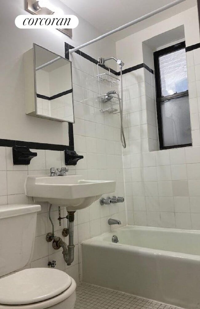 Photo - 283 Classon Ave