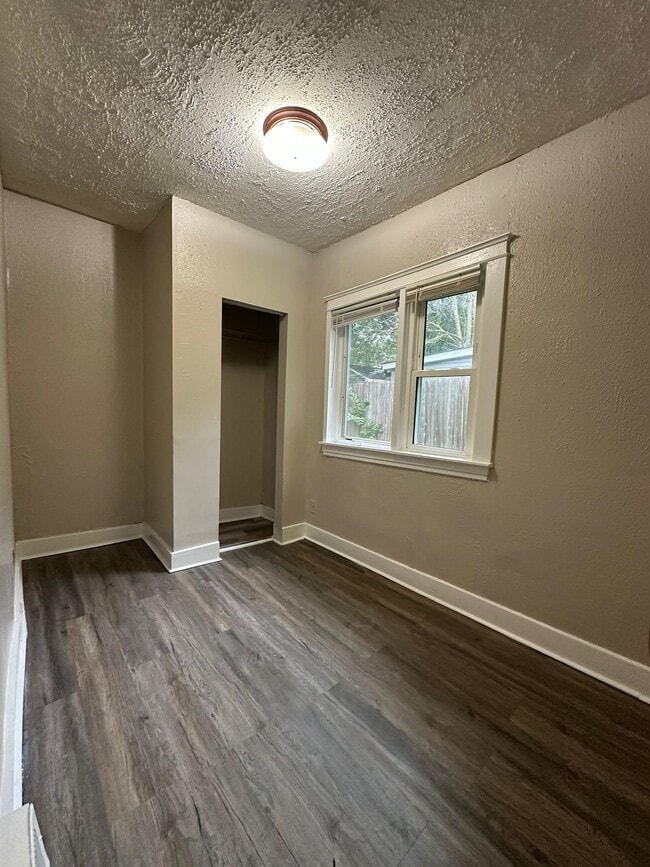Photo - 1124 Minnehaha Ave E