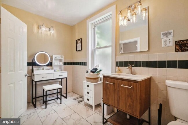 Photo - 1124 Christian St