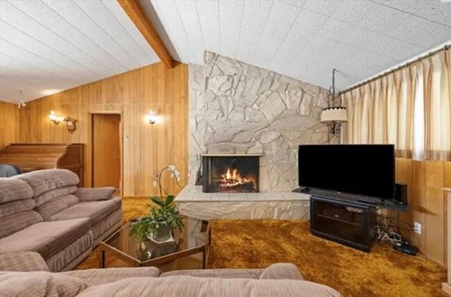 Building Photo - Spacious 4-Bedroom Home with Solar Panels in Richland