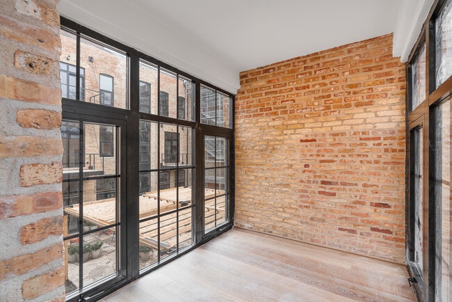 Photo - 1810 N Wells St Unit Lincoln Park Mews