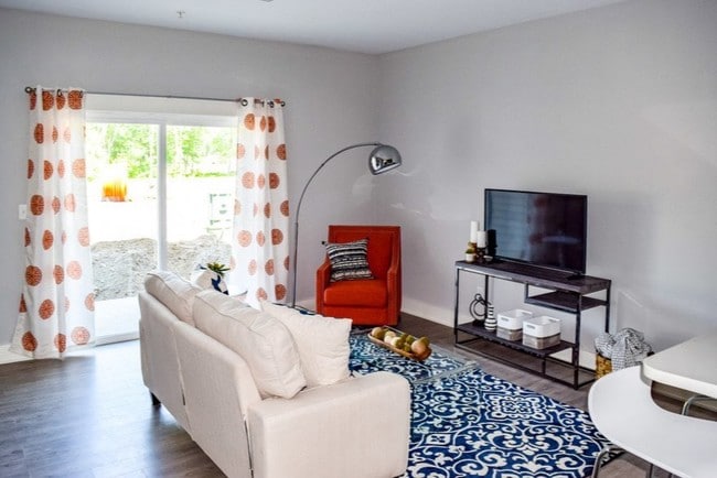 Photo - Schuyler Commons