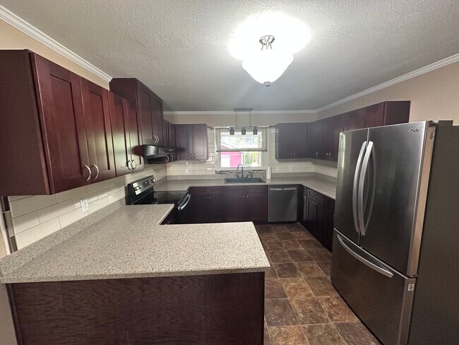Photo - 11316 Maplecrest Dr SE