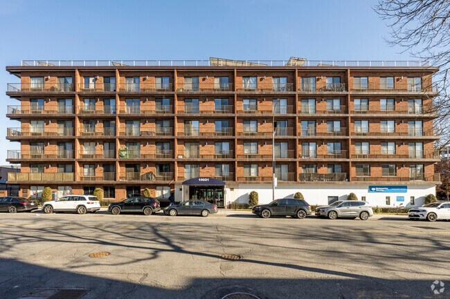 Fotografía del edificio - Bridge-Hamilton Realty