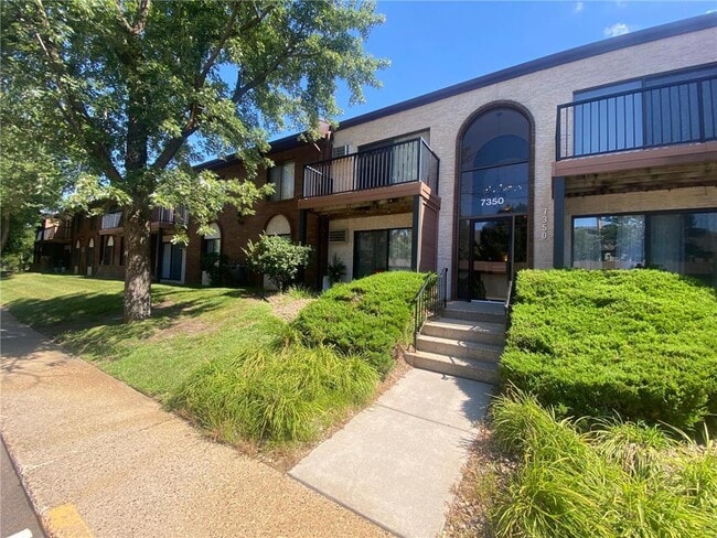 Building Photo - 7350 York Ave S Unit 209