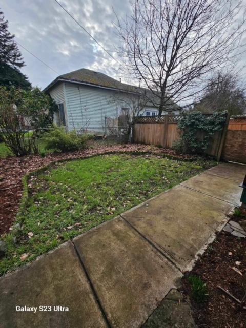 Photo - 1656 Mill St SE