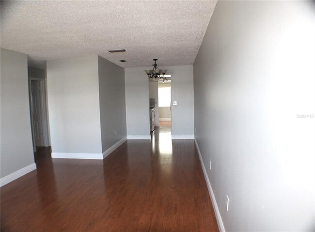 Photo - 5060 76th Ave N Unidad 401