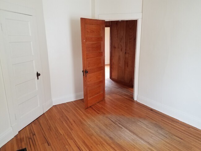 Large Pet Friendly 3 Bedroom House, 2 Bath... - Large Pet Friendly 3 Bedroom House, 2 Bath...