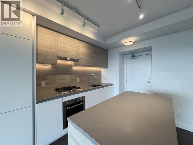 Photo - 652 Whiting Way Unit 905