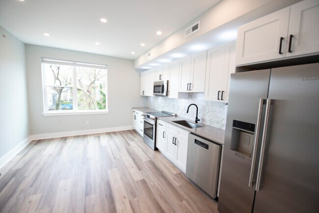 Photo - 1255 N 24th St