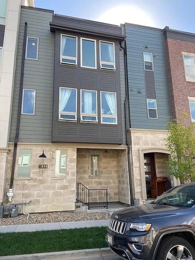 514 Promenade Dr