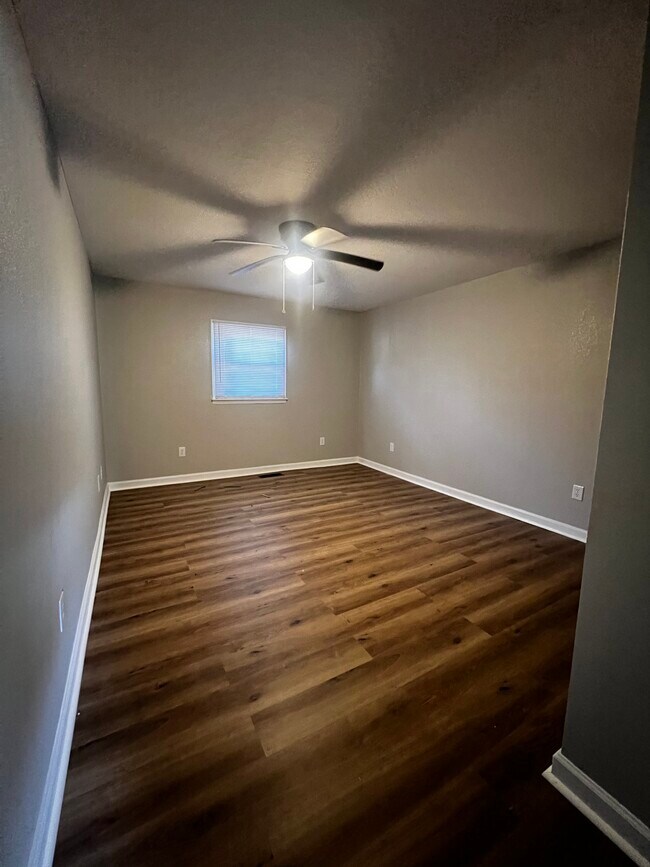 Photo - 1344 Husband Rd