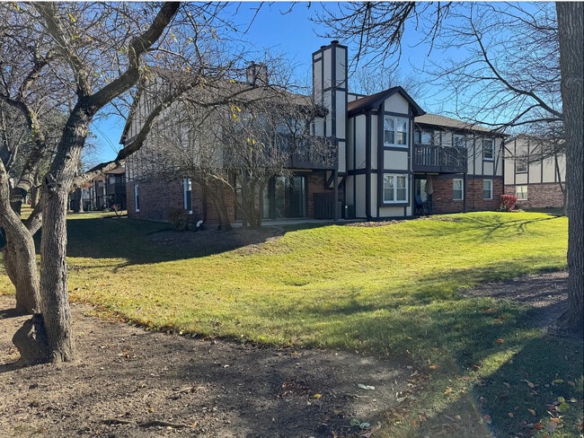 Photo - 2950 Northampton Dr