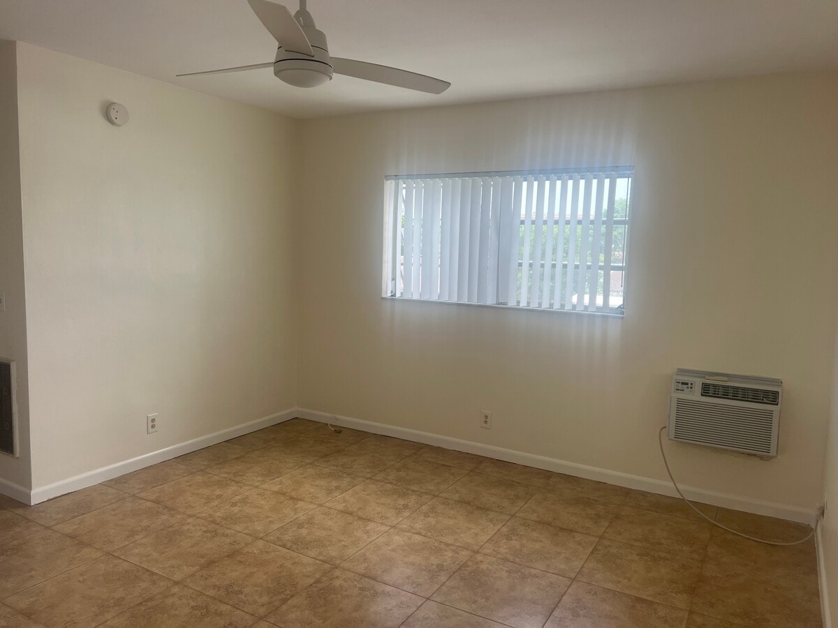 Photo - 113 SE 4th Ave Unidad 113 Apartaments