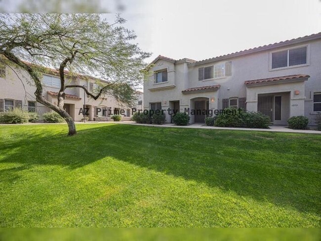 Building Photo - 1961 N Hartford St