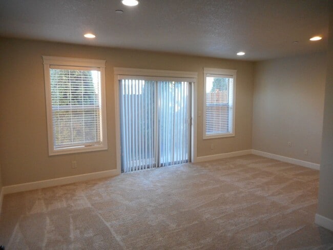 1555 Dolores Wy