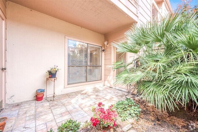 Building Photo - 2125 Augusta Dr Unit 29 Rental