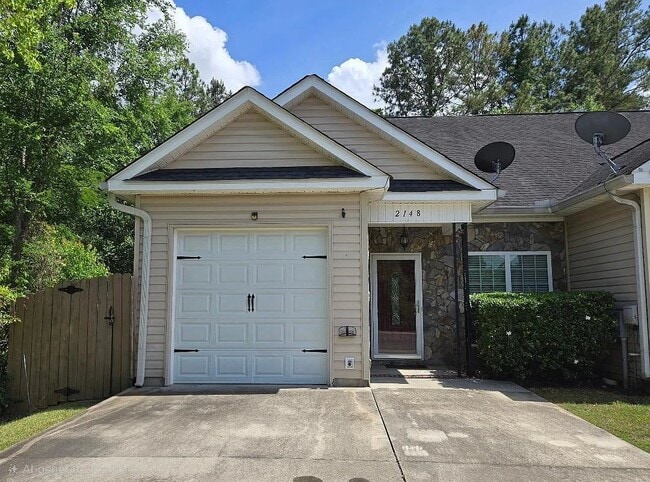 Building Photo - 2148 Reserve Ln