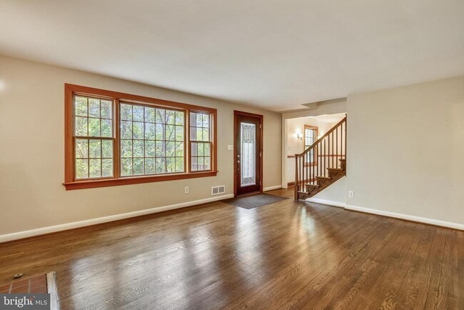 Building Photo - 2325 Highland Ave