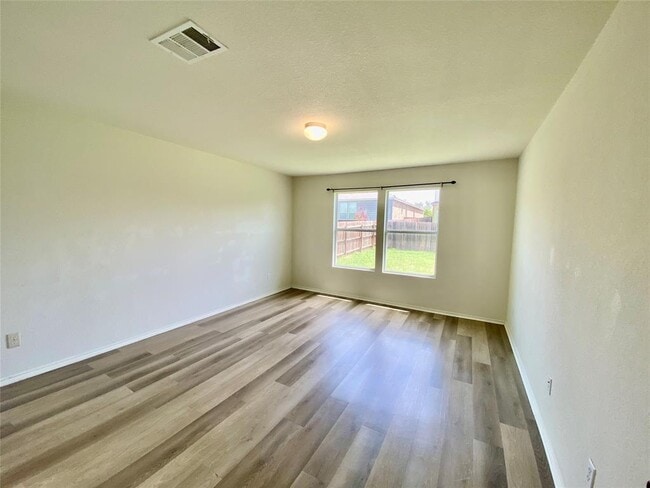 Photo - 108 King Elder Ln