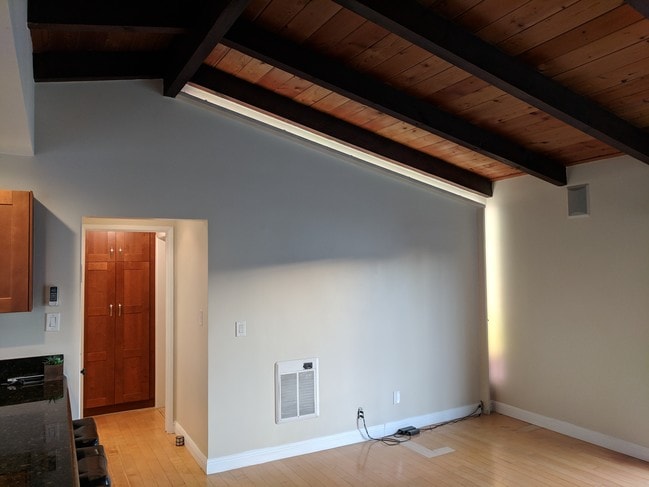Vaulted ceilings - 141 Corona Ave Unit 3
