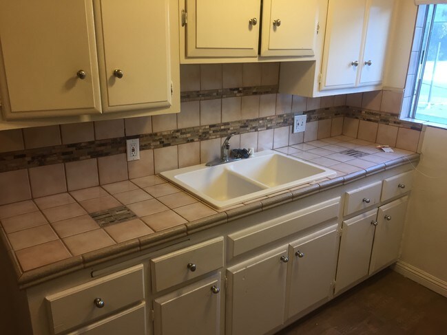 Photo - 826 N Hobart Blvd